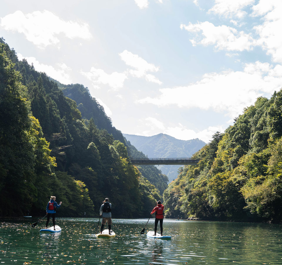 Okutama located entirely within the national park can be considered to soothing as the “Family Room” of Tokyo.